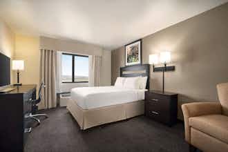 Hotel Baymont Elko photo 2