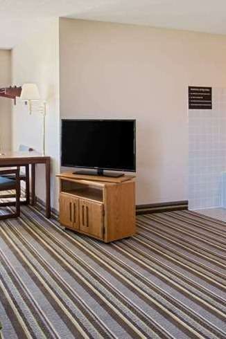 Hotel Super 8 by Wyndham Charles City photo 3