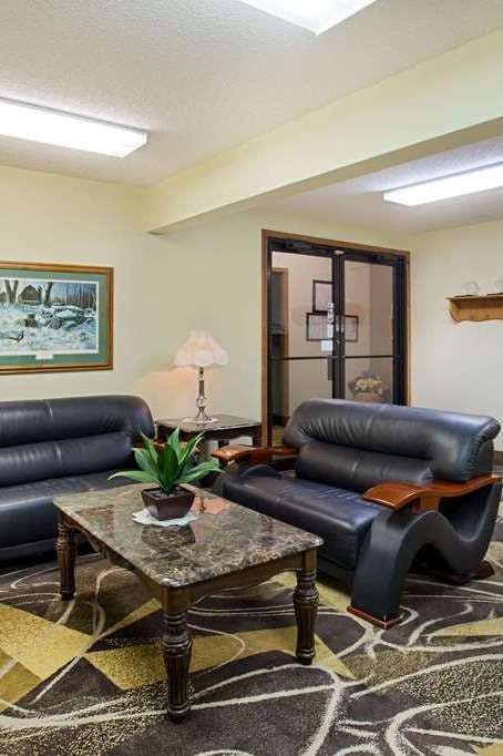 Hotel Super 8 by Wyndham Charles City photo 5