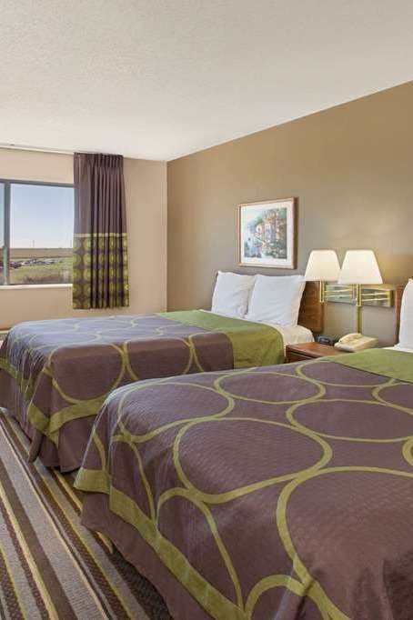 Hotel Super 8 by Wyndham Charles City photo 2