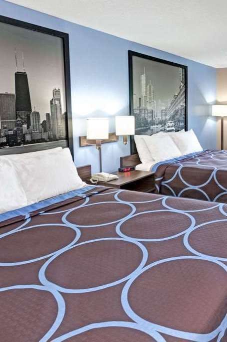Hotel Super 8 by Wyndham Chicago O'Hare Airport photo 2