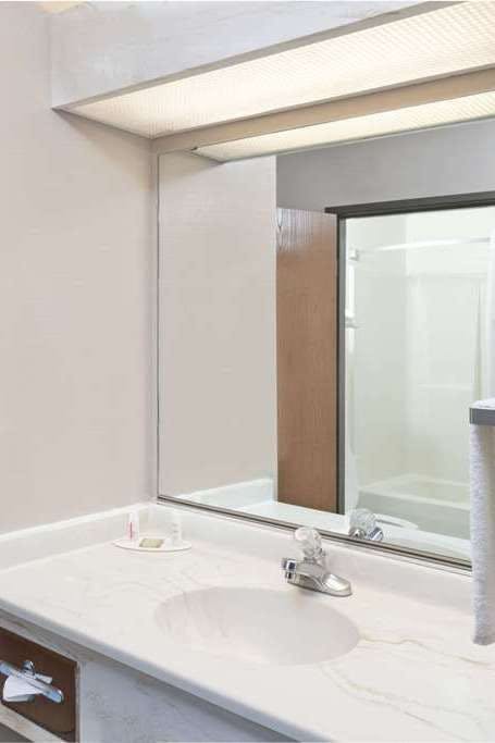 Hotel Super 8 by Wyndham Chicago O'Hare Airport photo 5