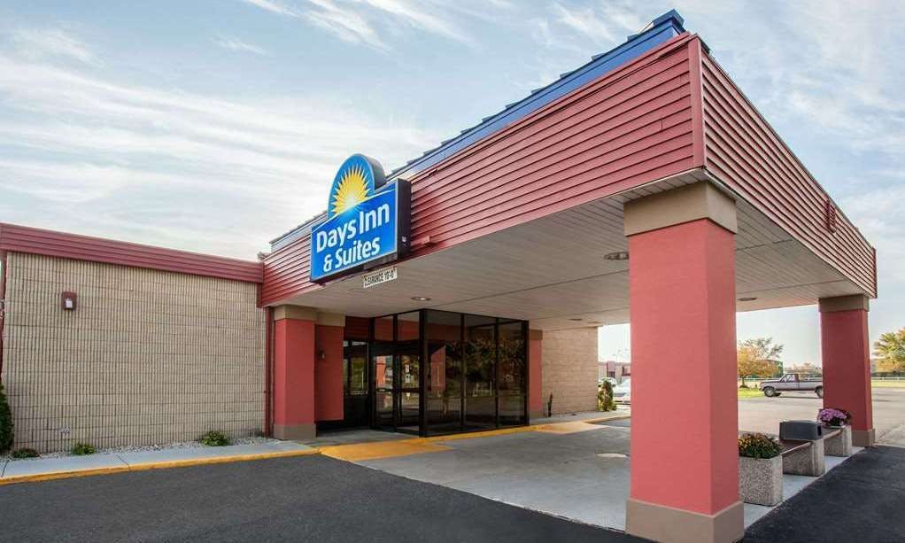 Days Inn & Suites by Wyndham Mt Pleasant