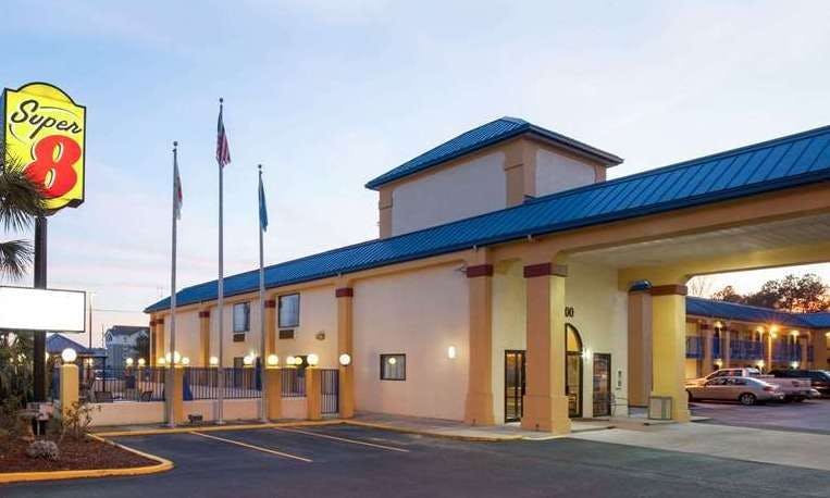 Super 8 by Wyndham Hammond