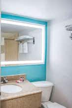 Hotel Howard Johnson by Wyndham Winter Haven FL photo 5