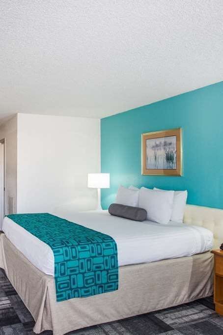 Hotel Howard Johnson by Wyndham Winter Haven FL photo 2