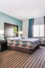 Hotel Super 8 by Wyndham Brenham TX photo 1