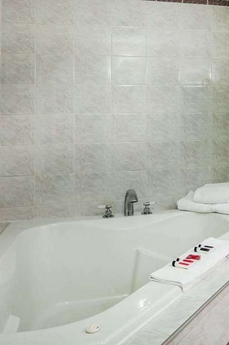 Hotel Ramada Ligonier photo 4