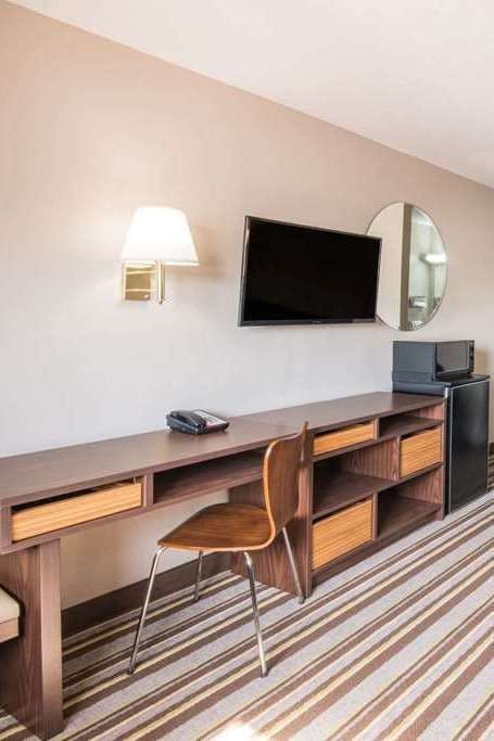 Hotel Super 8 by Wyndham Nevada photo 4