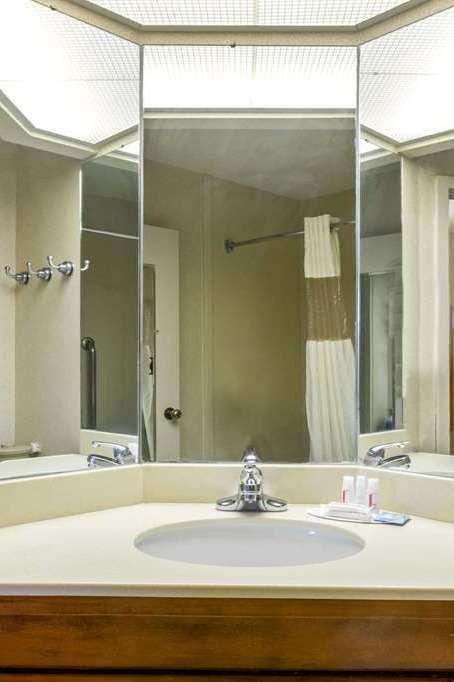 Hotel Baymont Inn Amarillo East photo 4