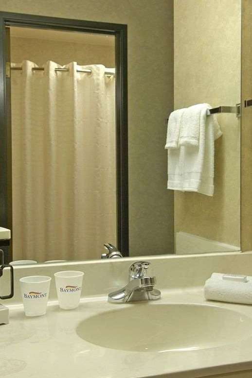 Hotel Baymont by Wyndham Tuscola photo 4