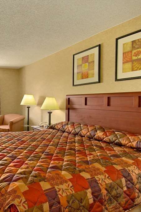 Hotel Baymont by Wyndham Tuscola photo 1