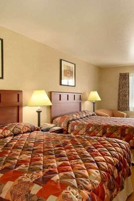 Hotel Baymont by Wyndham Tuscola photo 2