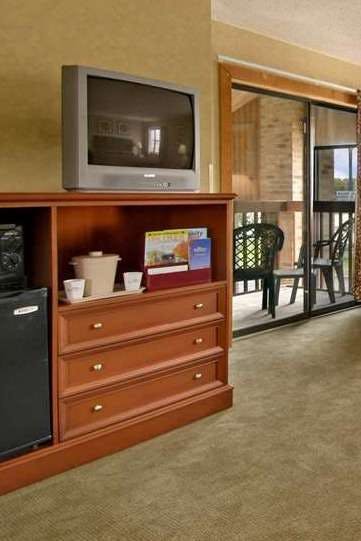 Hotel Baymont by Wyndham Tuscola photo 3