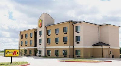 Super 8 Stanton