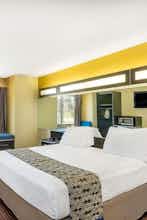 Hotel Microtel Inn & Suites by Wyndham Bowling Green photo 2