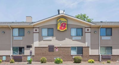 Super 8 by Wyndham Hampton