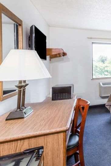 Hotel Super 8 by Wyndham Hampton photo 3