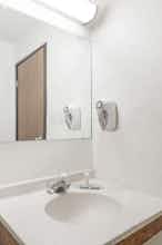 Hotel Super 8 Hampton photo 4