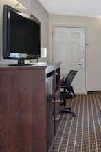 Hotel Baymont by Wyndham Greenwood photo 3