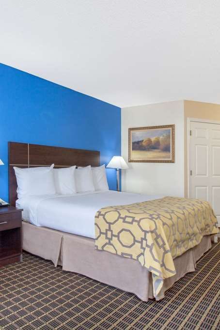 Hotel Baymont by Wyndham Greenwood photo 1