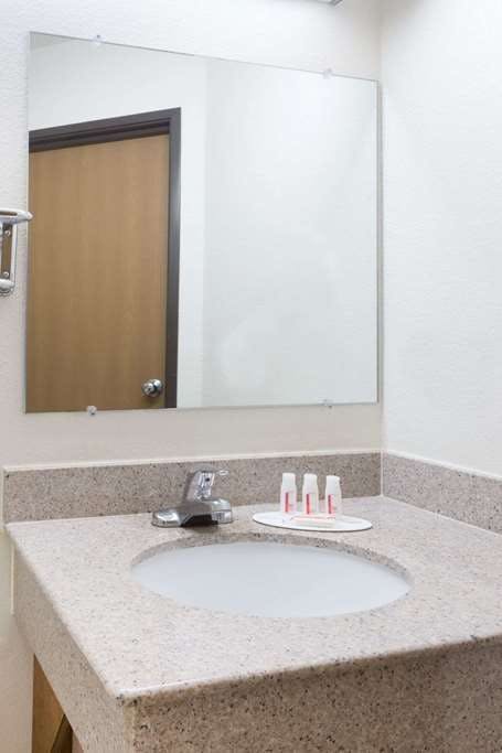 Hotel Super 8 Morgantown WV photo 5