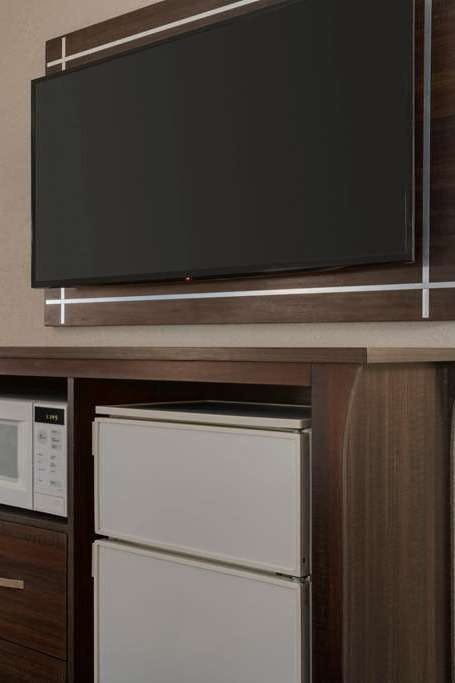 Hotel Baymont by Wyndham Muncie Near Ball State University photo 3