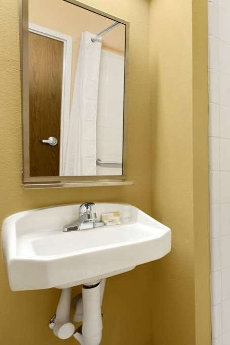 Hotel Microtel Inn & Suites by Wyndham Shelbyville photo 4