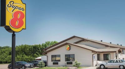 Super 8 by Wyndham Jamestown