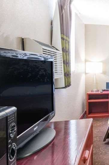 Hotel Super 8 by Wyndham Jamestown photo 4