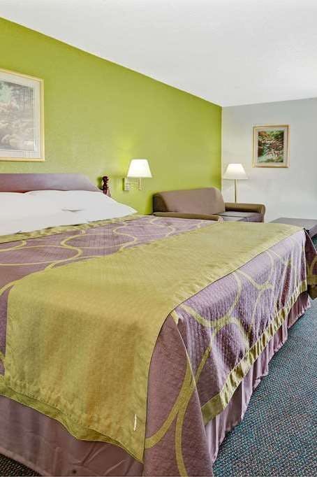 Hotel Super 8 by Wyndham De Soto photo 2