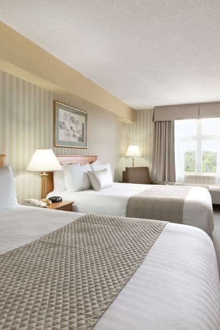 Hotel Days Inn by Wyndham Orillia photo 2
