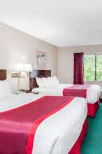 Hotel Ramada by Wyndham Tell City photo 2