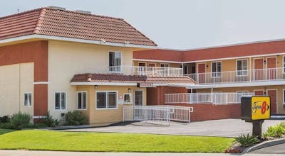 Super 8 by Wyndham Azusa