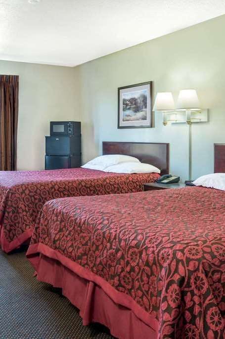 Hotel Days Inn by Wyndham Pontoon Beach photo 3