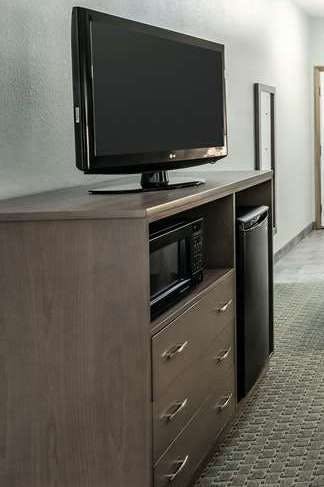 Hotel La Quinta Inn & Suites by Wyndham Newport photo 4