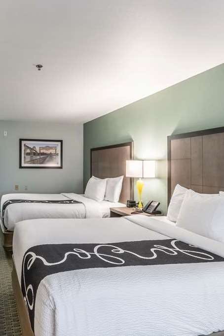 Hotel La Quinta Inn & Suites by Wyndham Newport photo 3