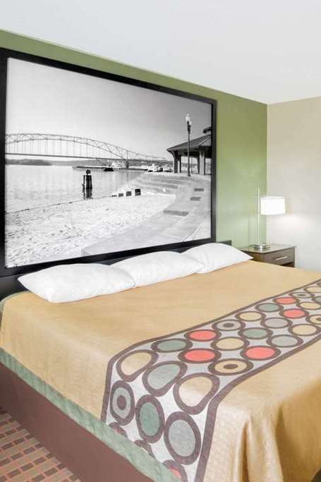 Hotel Super 8 by Wyndham Story City photo 1