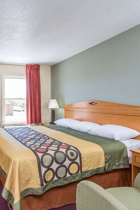 Hotel Super 8 by Wyndham Manning photo 1