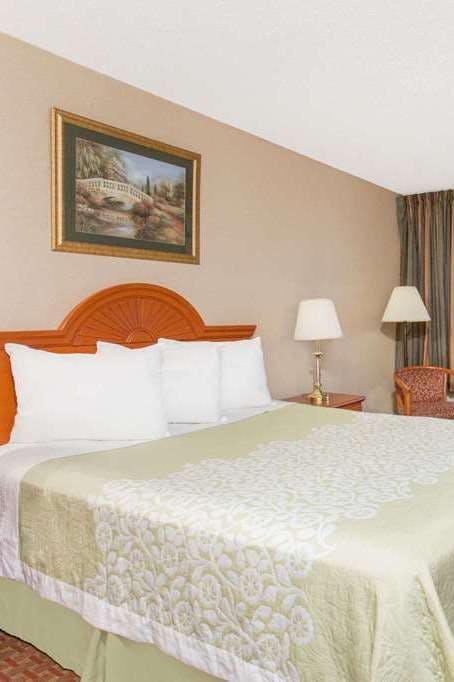 Hotel Days Inn by Wyndham Princeton photo 1