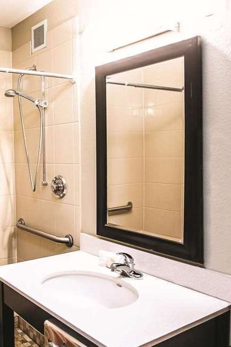 Hotel La Quinta by Wyndham Lubbock North photo 4