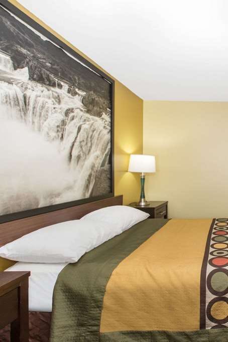 Hotel Super 8 by Wyndham Nampa photo 1