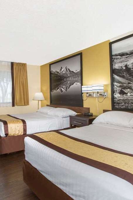 Hotel Super 8 by Wyndham Nampa photo 2