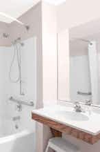 Hotel Days Inn Madison NE/Windsor photo 3