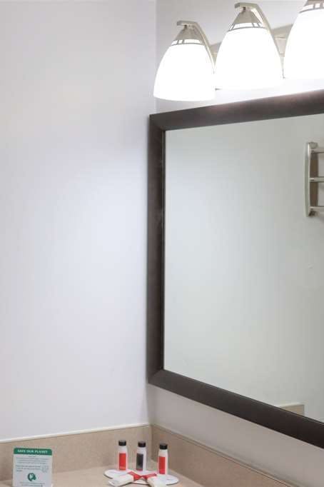 Hotel Super 8 by Wyndham Hinton photo 4