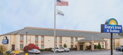 Days Inn Suites Bloomington