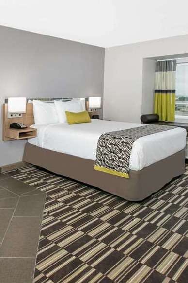 Hotel Microtel Inn & Suites by Wyndham Lubbock photo 1