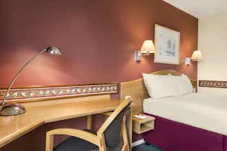 Hotel Days Inn Michaelwood M5 photo 4