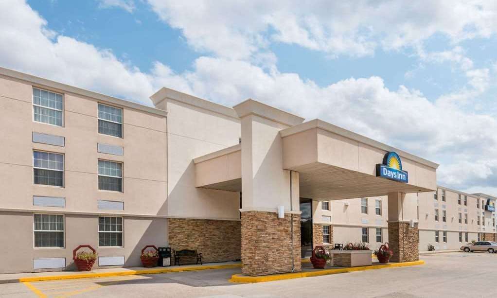 Days Inn by Wyndham Gillette