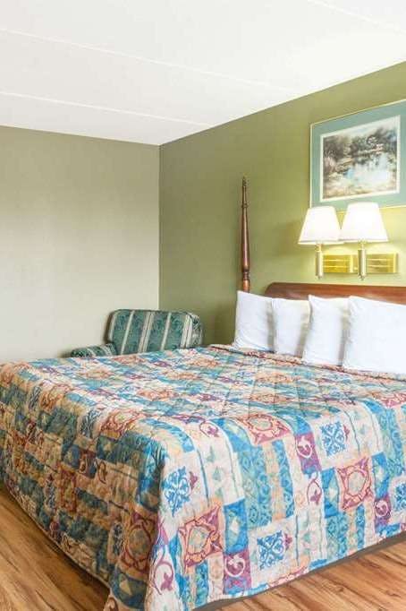 Hotel Super 8 Kingsport I-81 photo 1